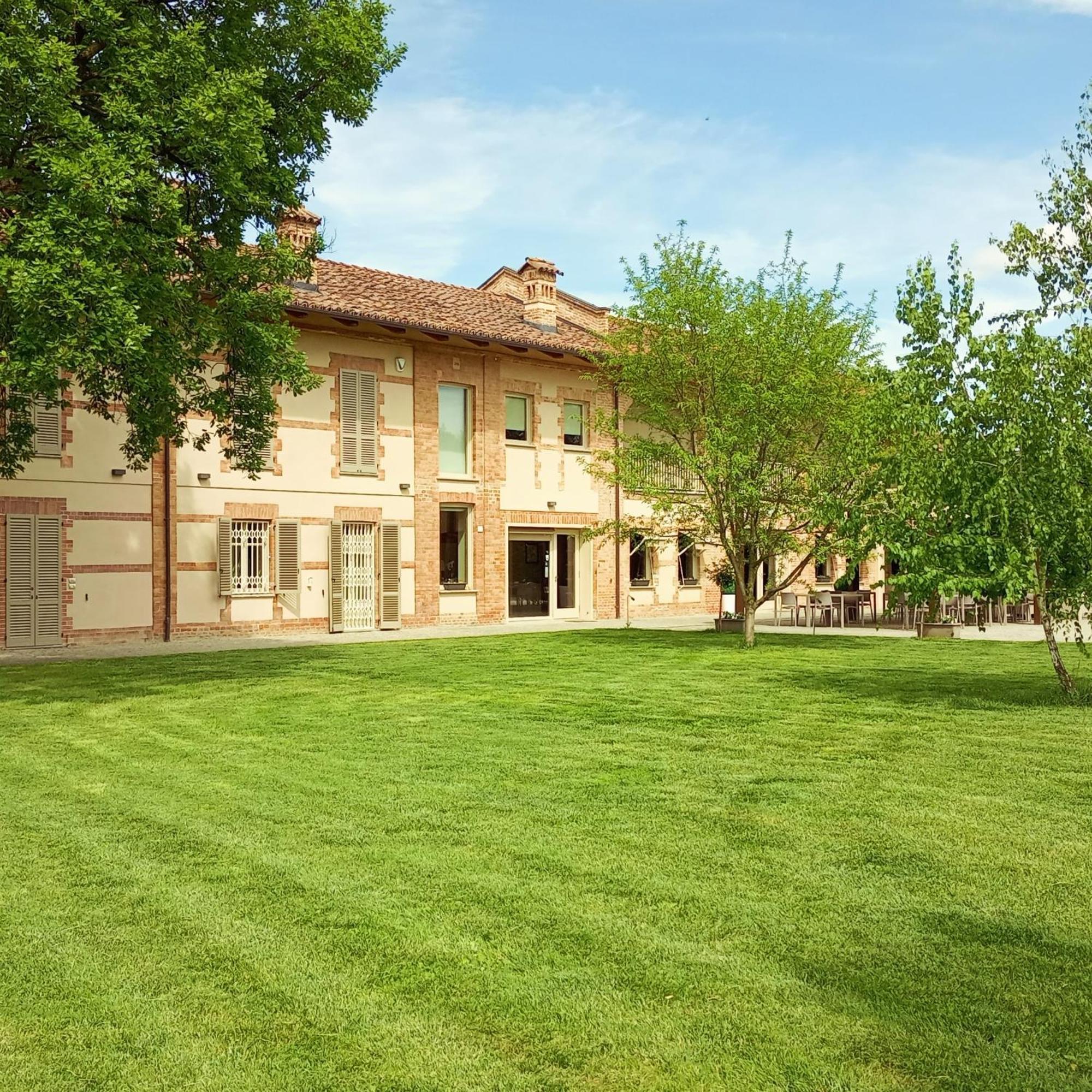 La Cascina Di Carlotta 1846 Agriturismo Alba  Eksteriør billede
